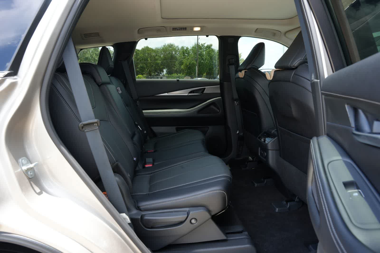 Certified 2024 INFINITI QX60 Luxe AWD/4WD image 21