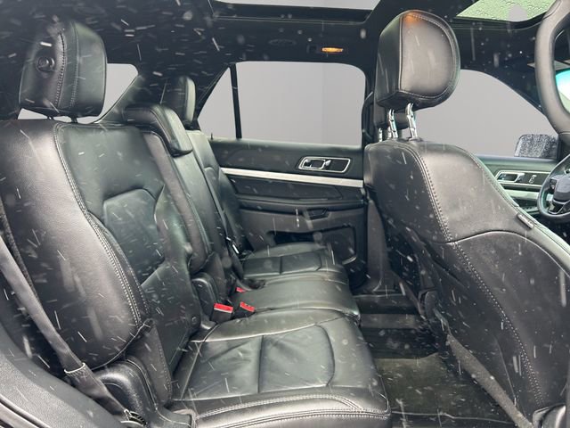 Used 2017 Ford Explorer XLT w/ XLT Technology Feature Bundle image 23