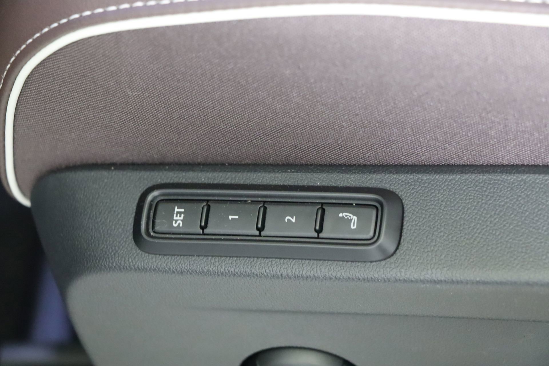 New 2025 Volkswagen ID. Buzz Pro S image 31