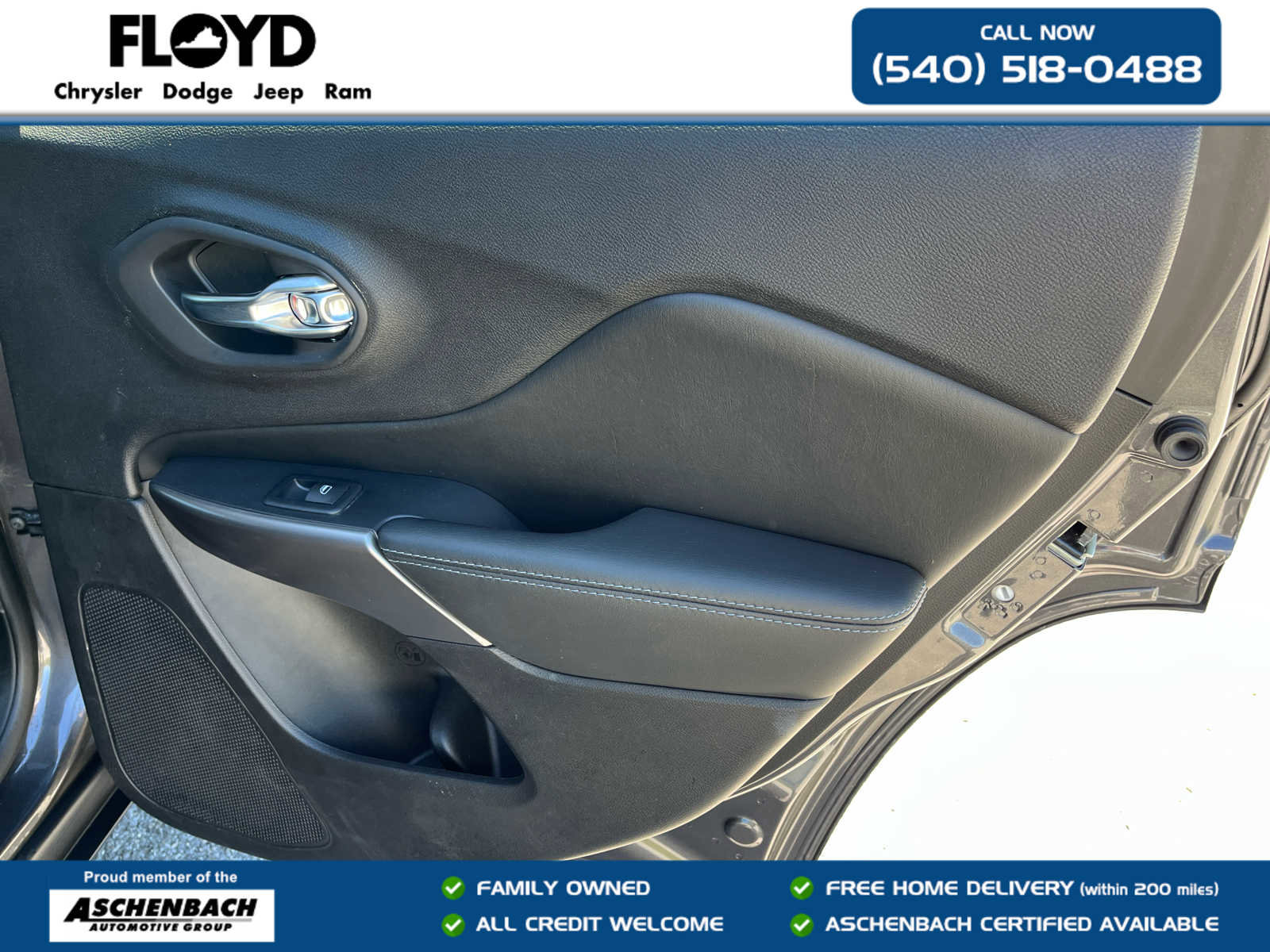 Used 2020 Jeep Cherokee Latitude Plus w/ Comfort/Convenience Group AWD/4WD image 25