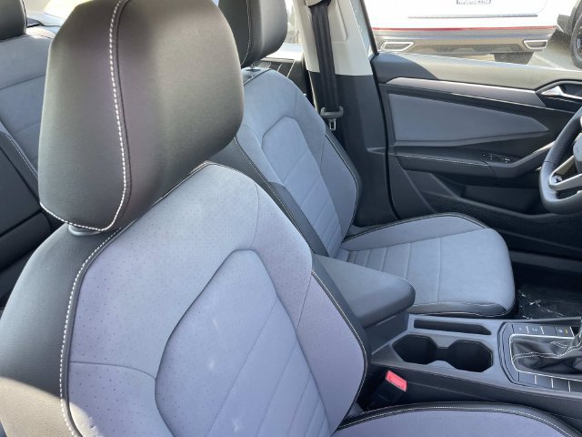 New 2026 Volkswagen Jetta SE FWD image 29
