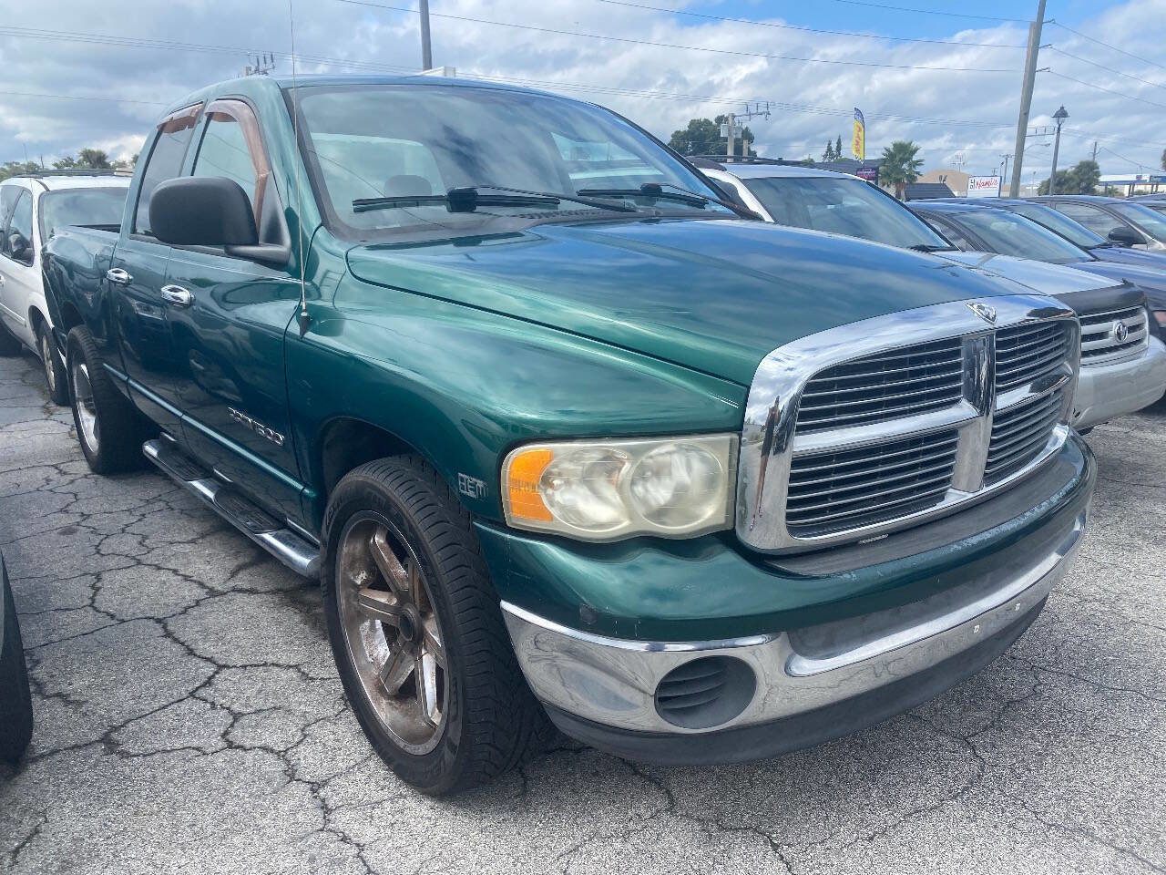Used 2004 Dodge Ram 1500 Truck SLT image 2
