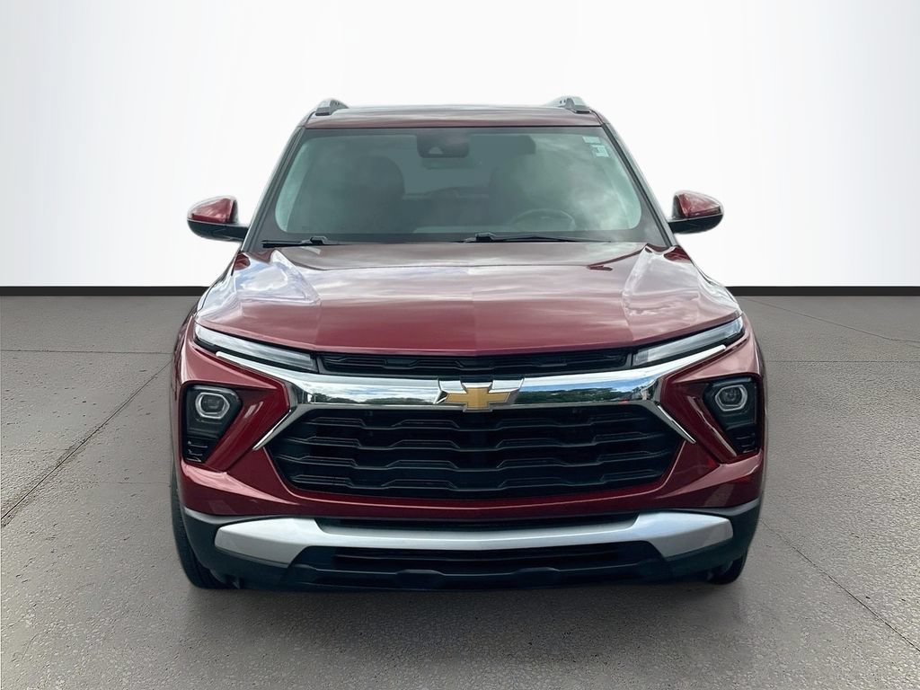 Used 2024 Chevrolet TrailBlazer LT w/ Convenience Package FWD image 2