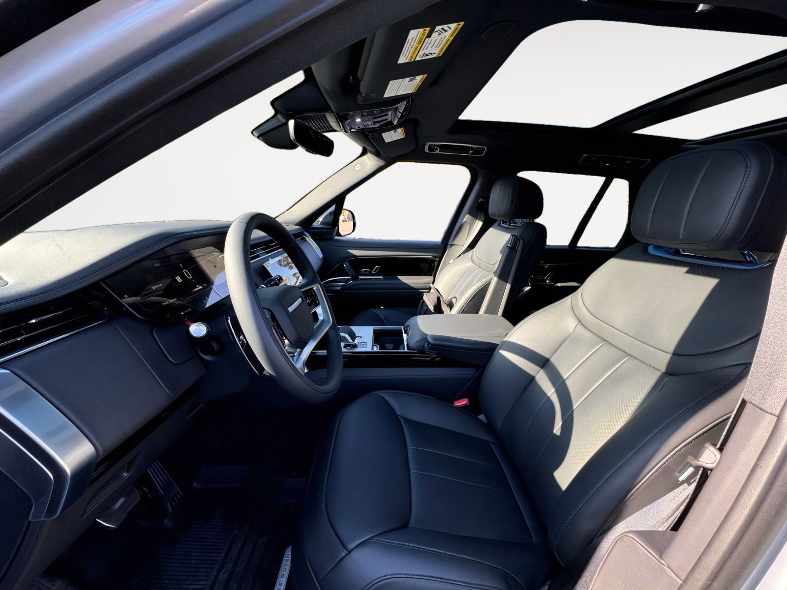 New 2025 Land Rover Range Rover SE image 9