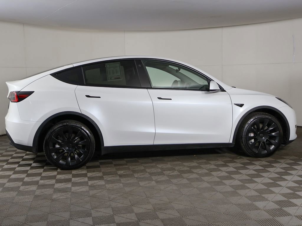 Used 2023 Tesla Model Y AWD image 17