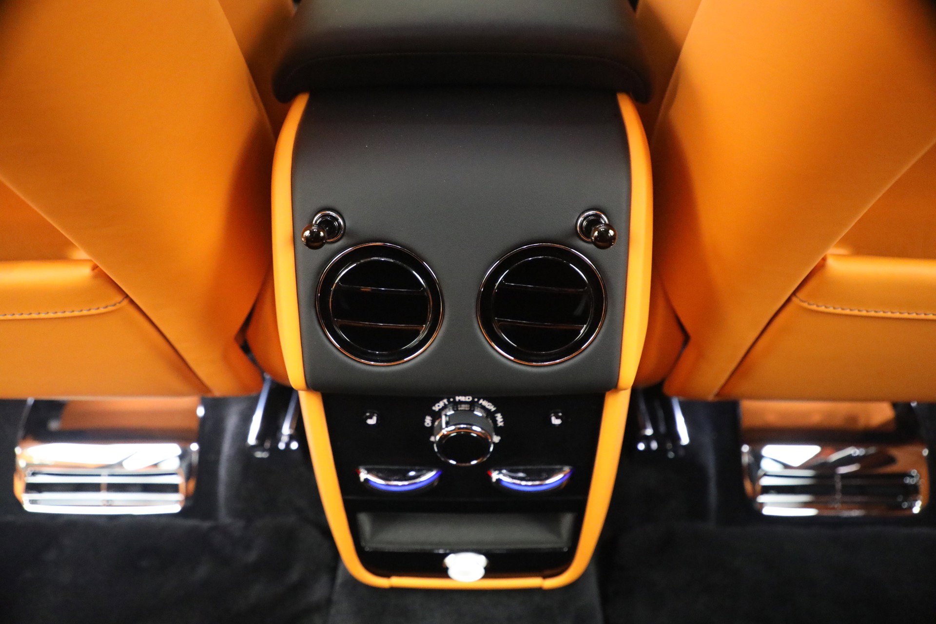 New 2026 Rolls-Royce Cullinan Black Badge image 30