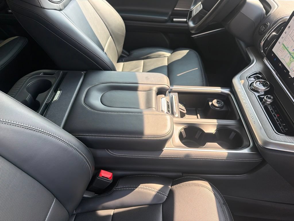 Used 2025 Ford Expedition Platinum AWD/4WD image 43