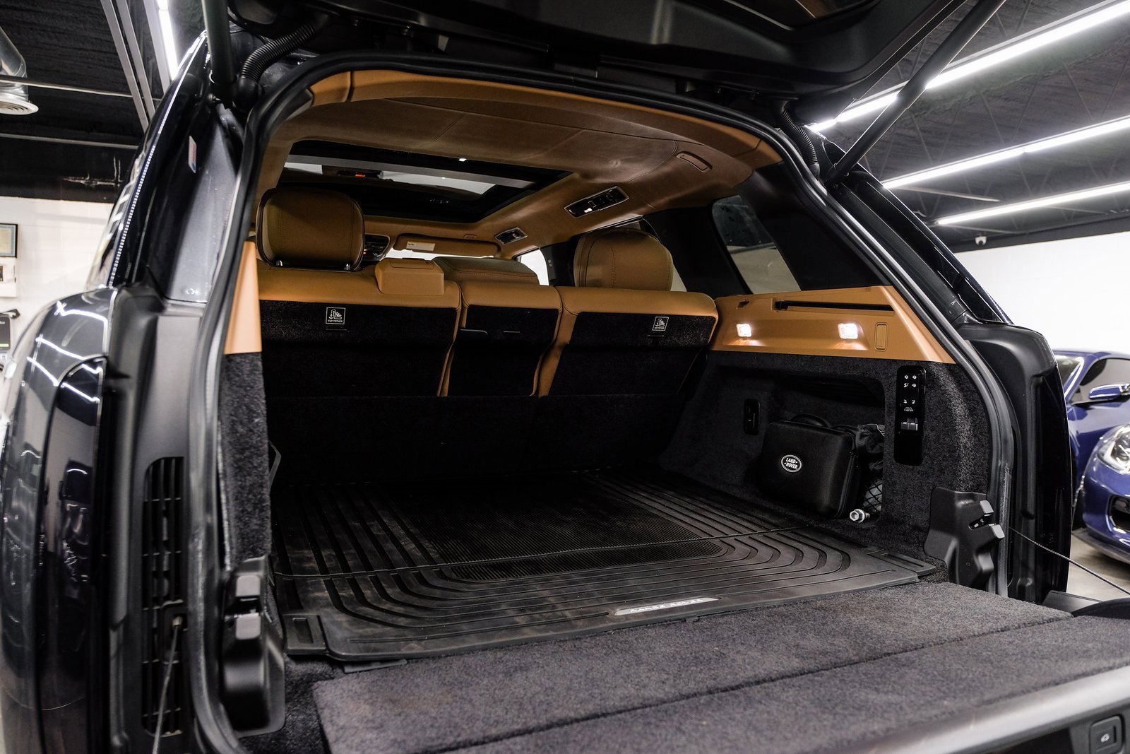 Used 2023 Land Rover Range Rover Autobiography image 60