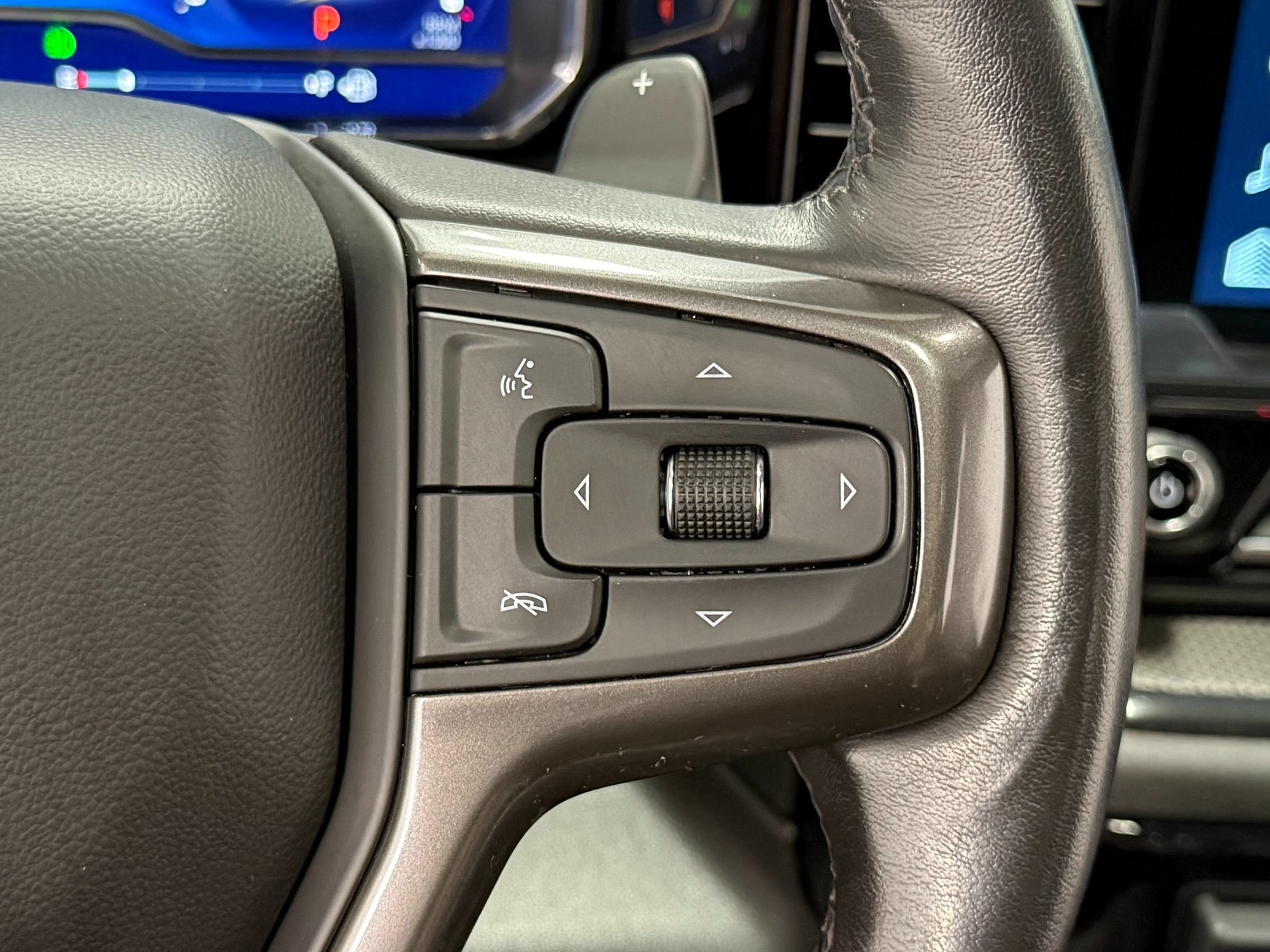 Used 2022 Chevrolet Silverado 1500 ZR2 w/ Technology Package AWD/4WD image 21