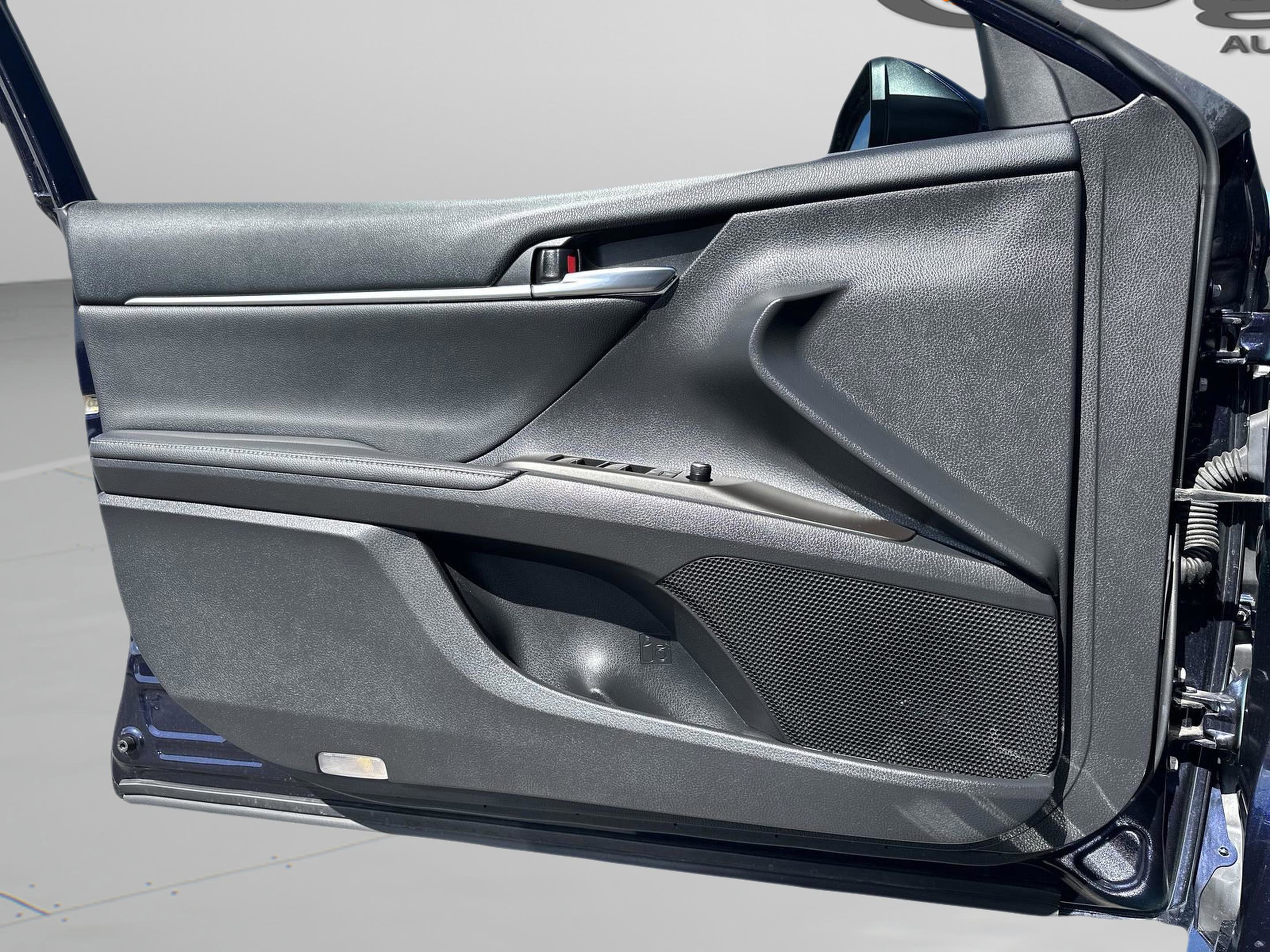 Used 2022 Toyota Camry XSE image 17