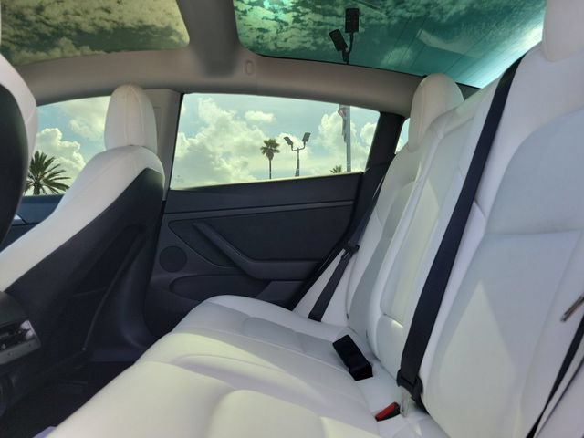 Used 2022 Tesla Model 3 Performance AWD/4WD image 10