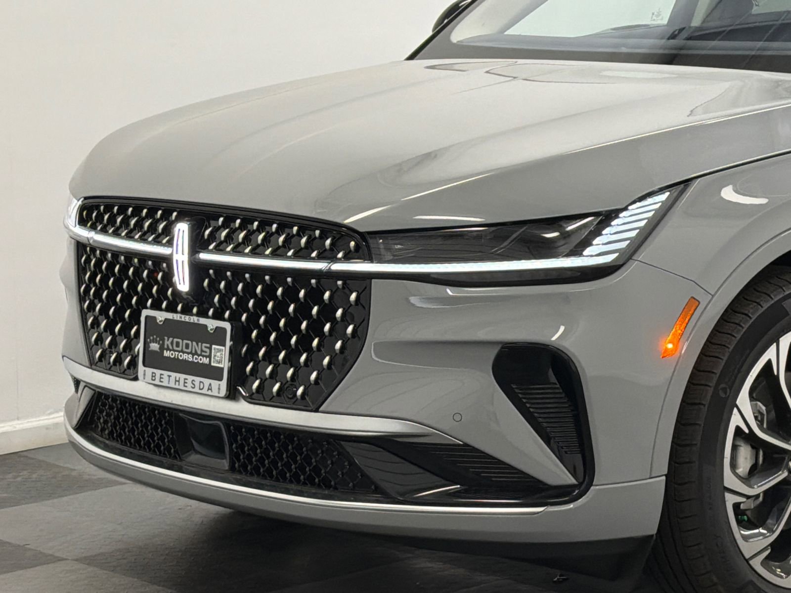 Used 2026 Lincoln Nautilus Reserve AWD/4WD image 2