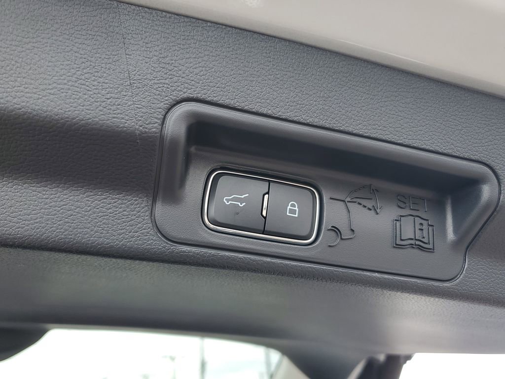 New 2026 Ford Explorer Active w/ Active Comfort Package image 9