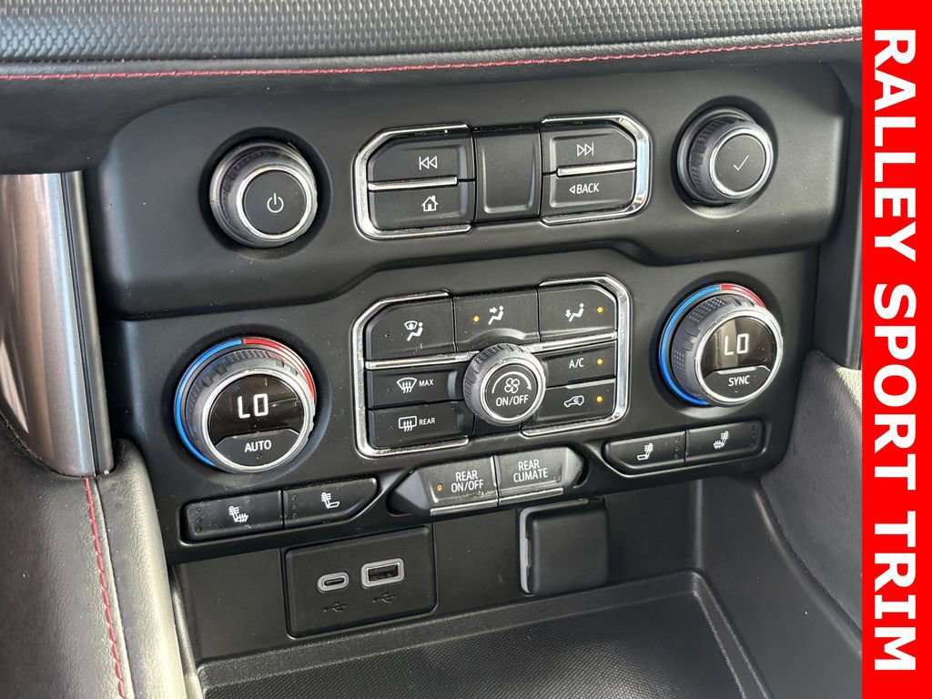 Used 2023 Chevrolet Suburban RST w/ Luxury Package image 17