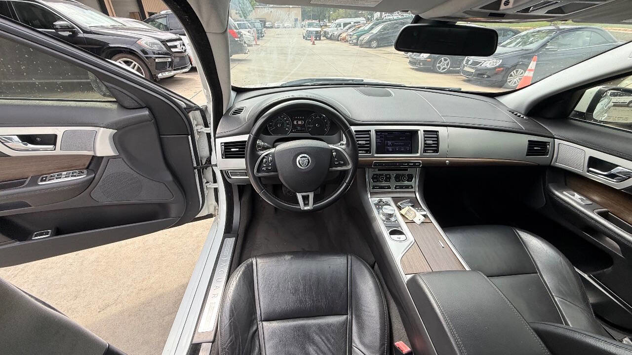 Used 2013 Jaguar XF RWD image 55