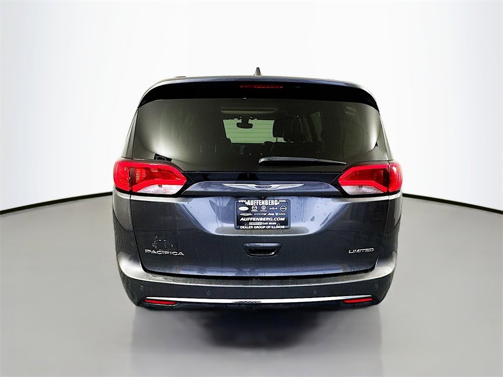 Used 2018 Chrysler Pacifica Limited image 6