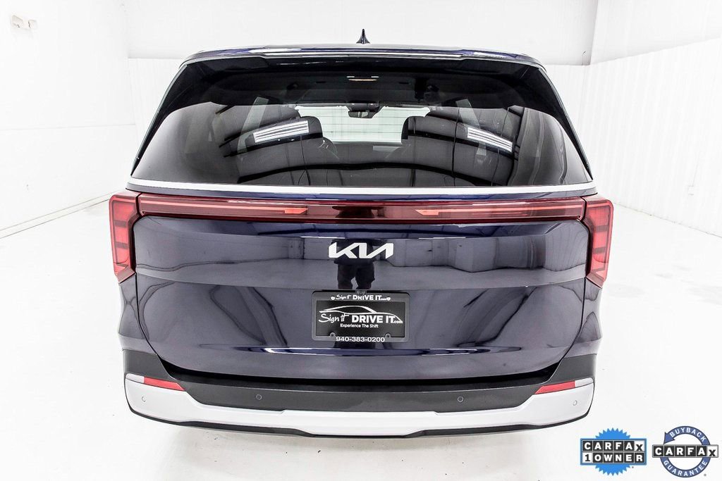 Used 2025 Kia Carnival image 6