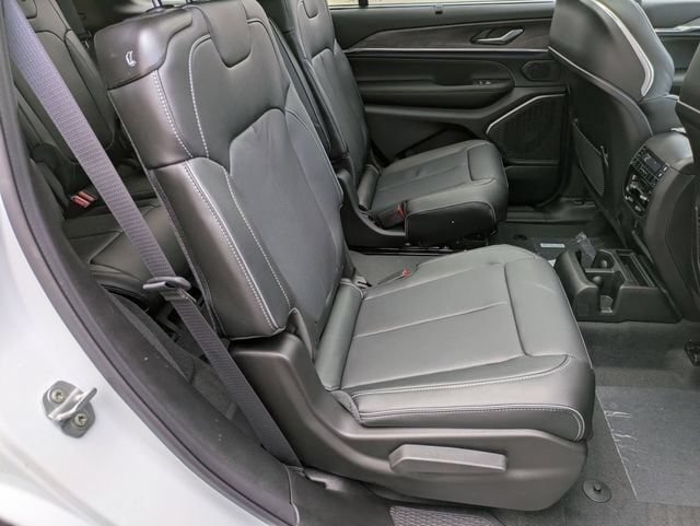 New 2025 Jeep Grand Cherokee L Overland w/ Advanced Protech Group III AWD/4WD image 37