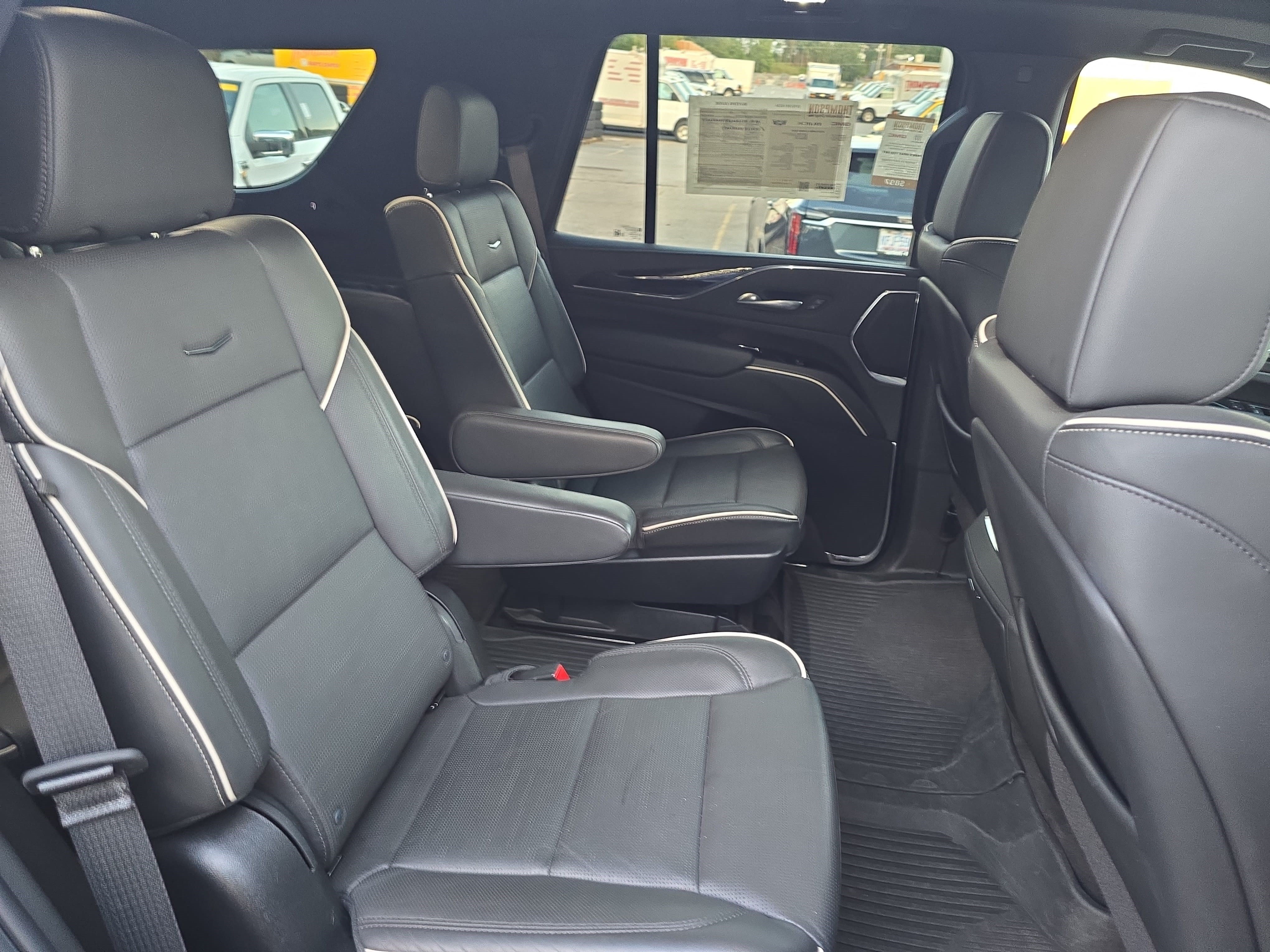Used 2024 Cadillac Escalade Sport AWD/4WD image 11