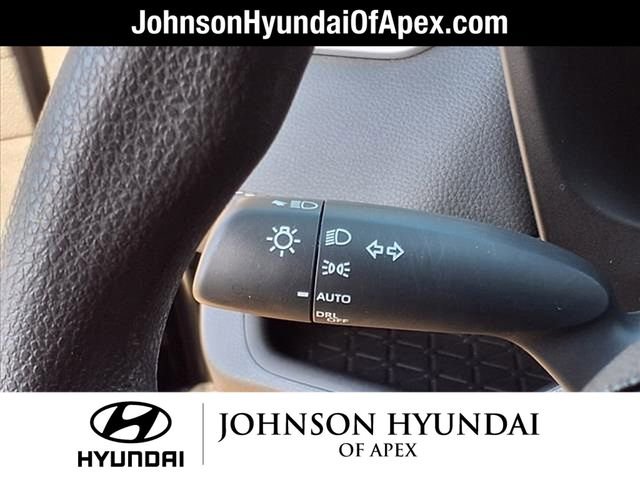 Used 2022 Toyota RAV4 XLE w/ Convenience Package AWD/4WD image 11