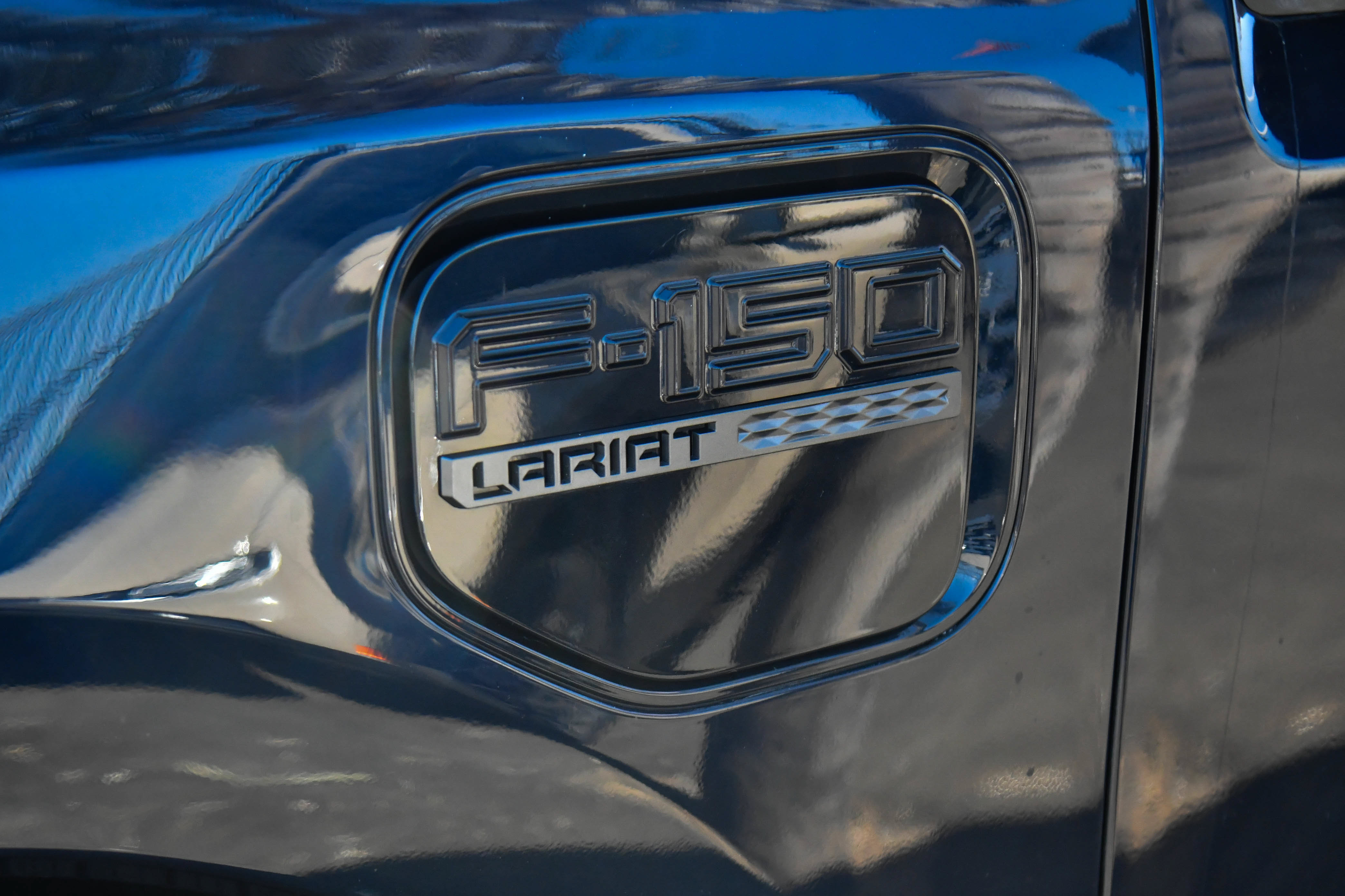 Used 2022 Ford F150 Lightning Lariat AWD/4WD image 13