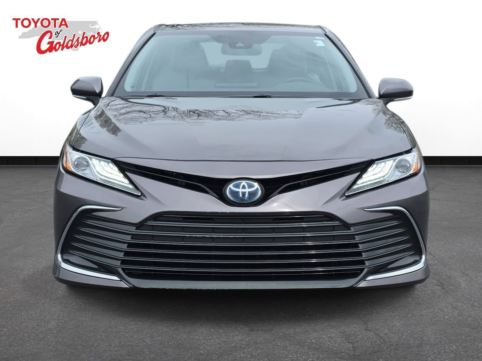 Used 2024 Toyota Camry XLE image 2