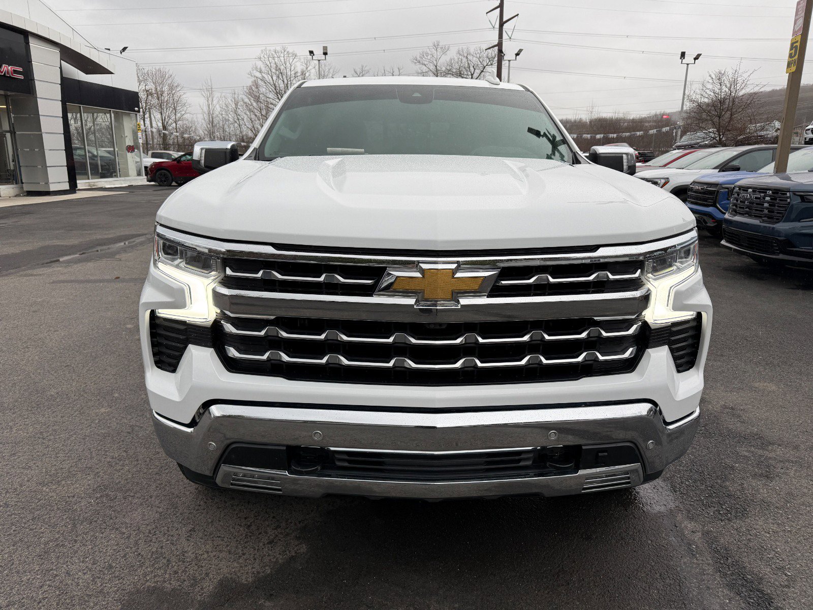 Used 2022 Chevrolet Silverado 1500 LTZ w/ LTZ Premium Package image 8