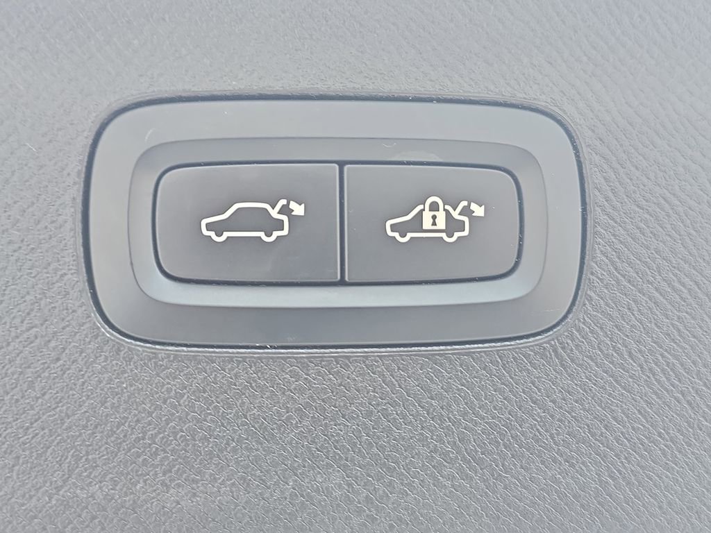 Used 2021 Volvo XC90 T8 Inscription Expression w/ Advanced Package image 14