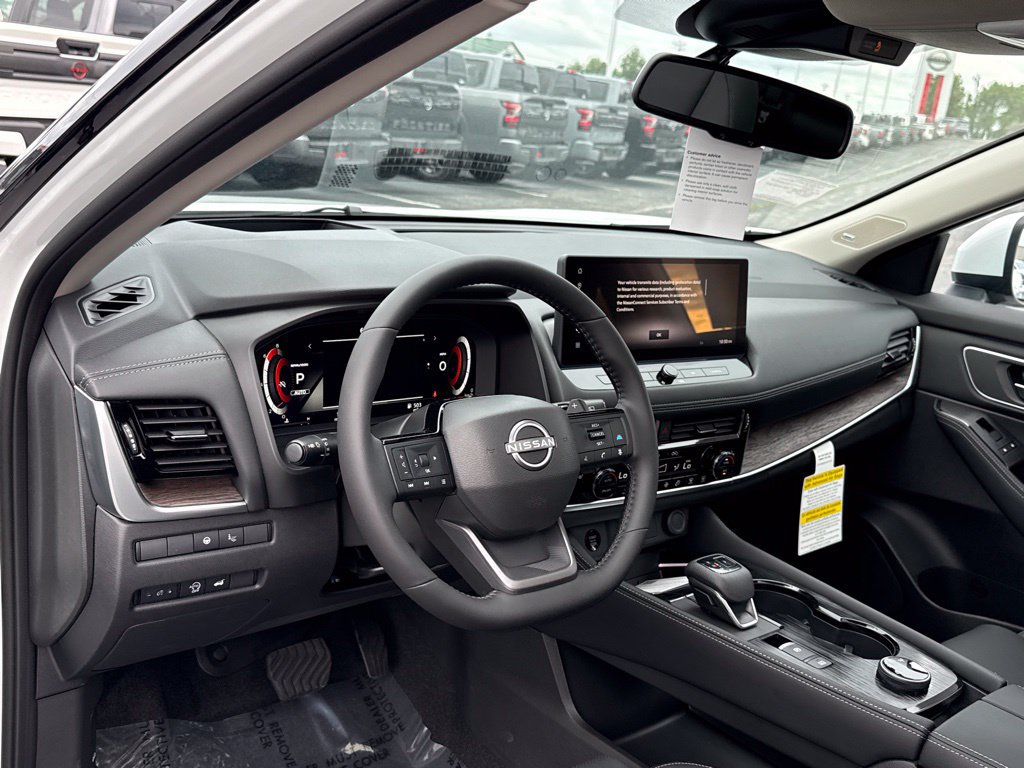 New 2026 Nissan Rogue Platinum w/ Platinum Premium Package AWD/4WD image 3