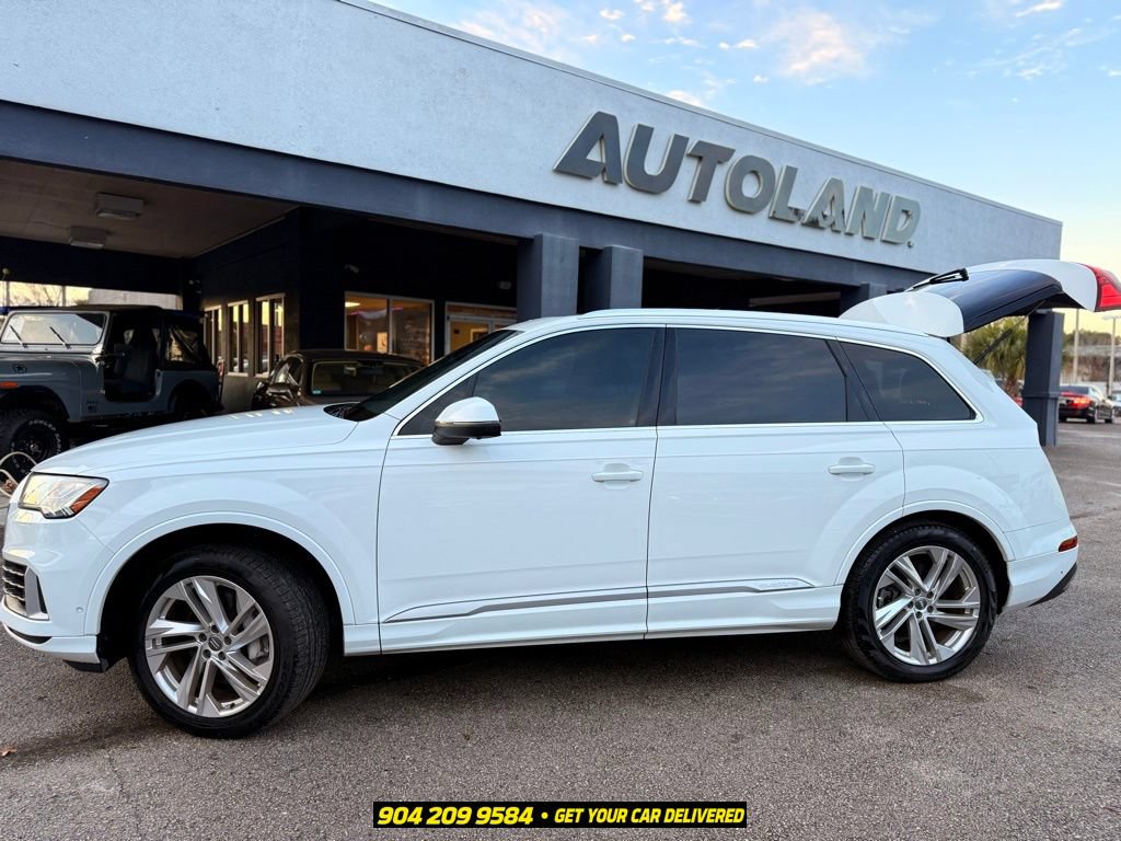 Used 2020 Audi Q7 2.0T Premium Plus w/ Premium Plus Package AWD/4WD image 16