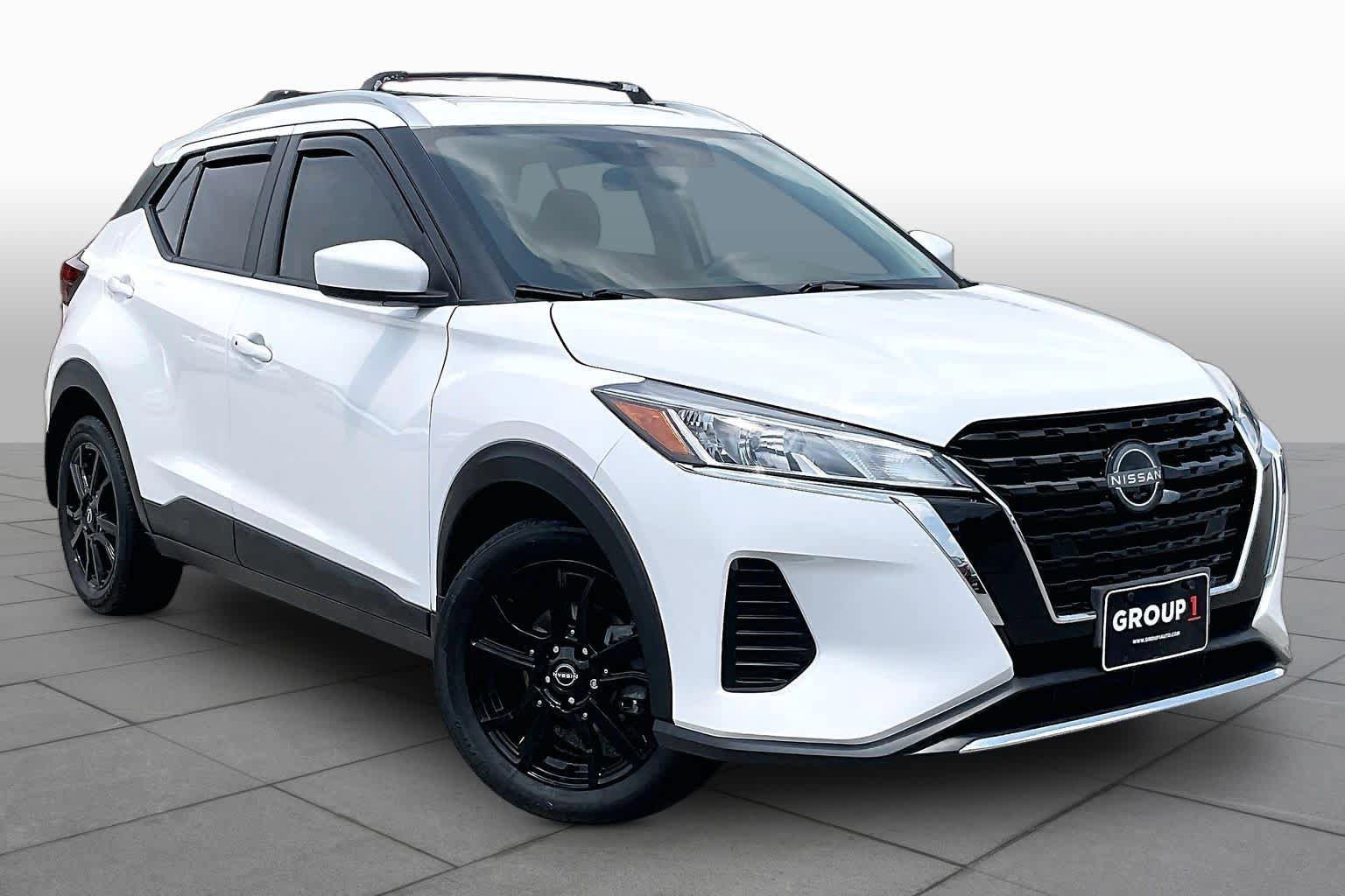 Used 2023 Nissan Kicks SV FWD image 3