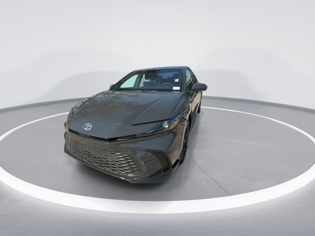 Used 2025 Toyota Camry SE image 4