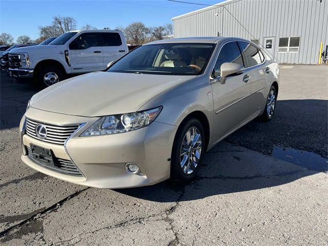 Used 2015 Lexus ES 300h image 7
