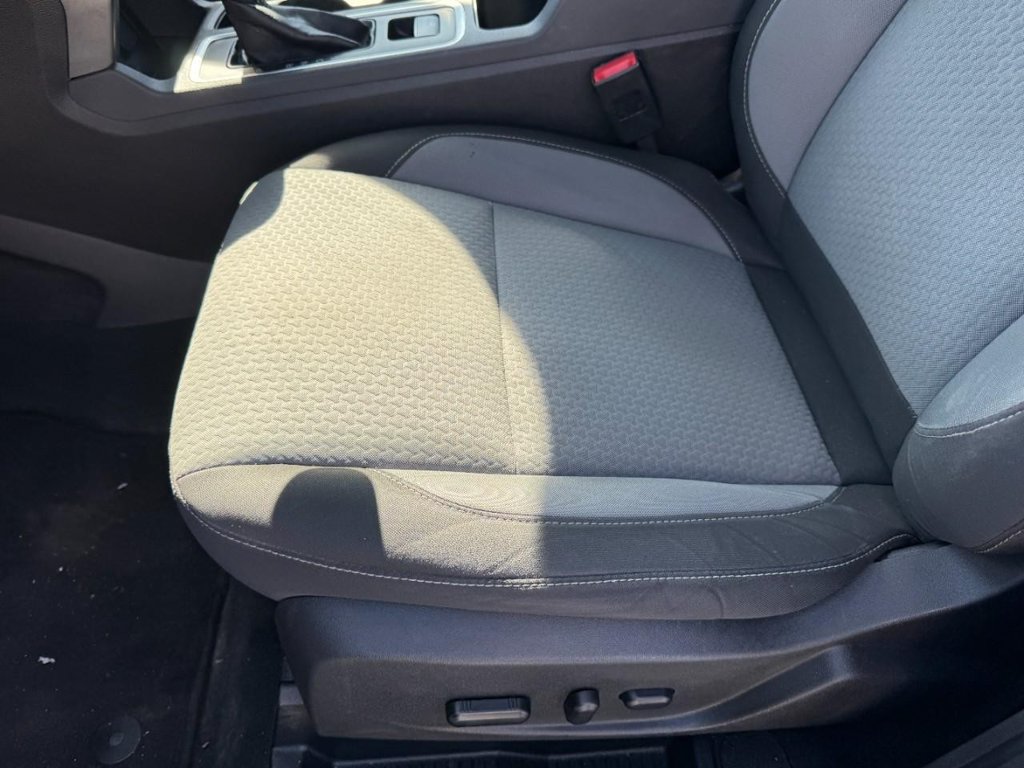 Used 2017 Ford Escape SE w/ Equipment Group 201A FWD image 14