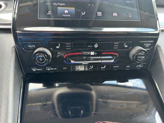 Used 2023 Jeep Grand Cherokee Laredo AWD/4WD image 26