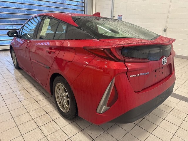 Used 2020 Toyota Prius Prime LE image 3