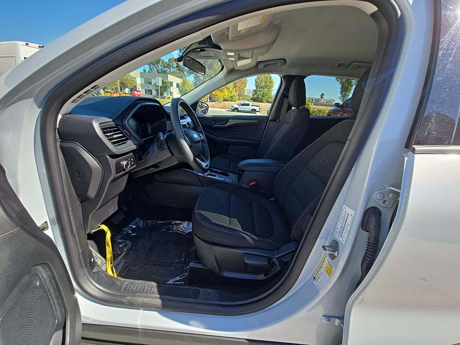 Used 2025 Ford Escape Active AWD/4WD image 16