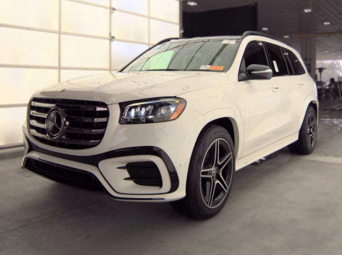 Used 2024 Mercedes-Benz GLS 450 4MATIC w/ AMG Line Exterior image 2