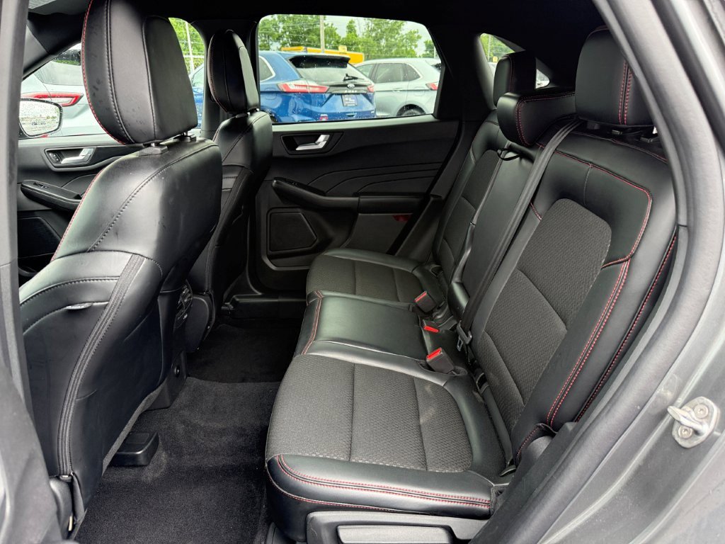 Used 2025 Ford Escape ST-Line AWD/4WD image 16