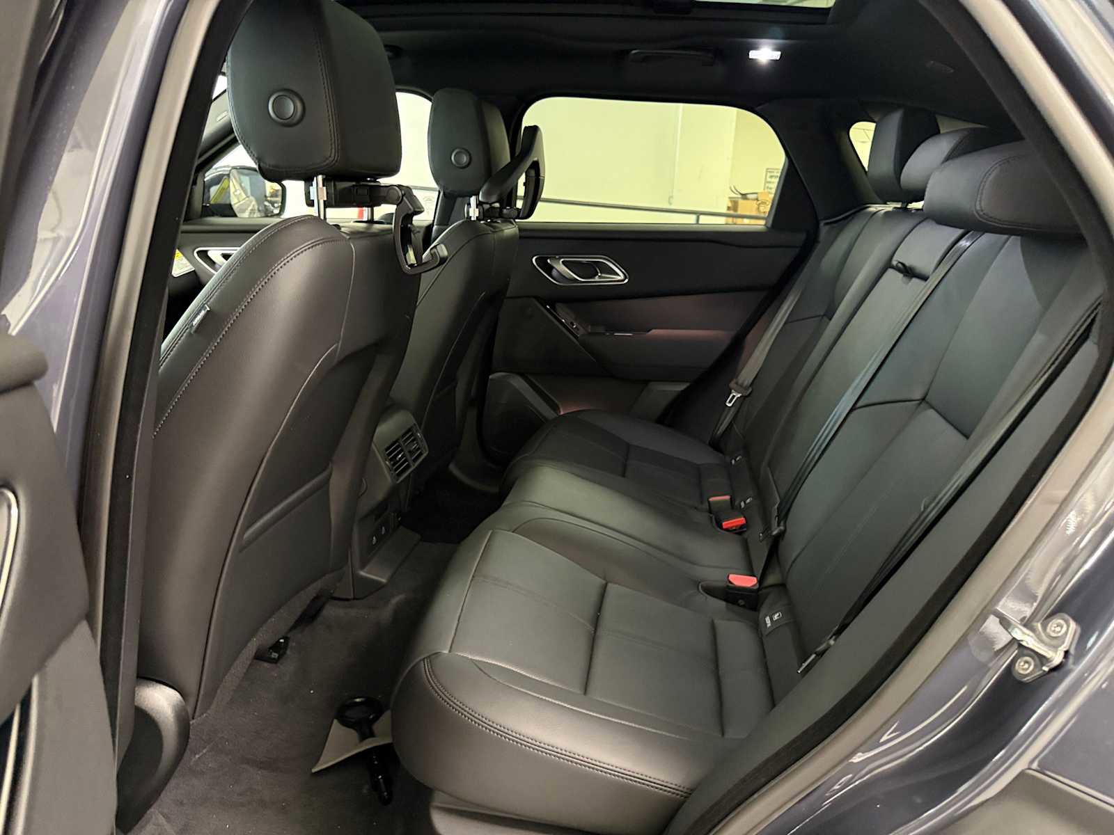 Used 2026 Land Rover Range Rover Velar Dynamic SE image 15