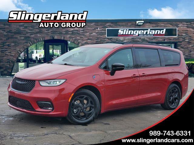 Used 2024 Chrysler Pacifica Premium image 1