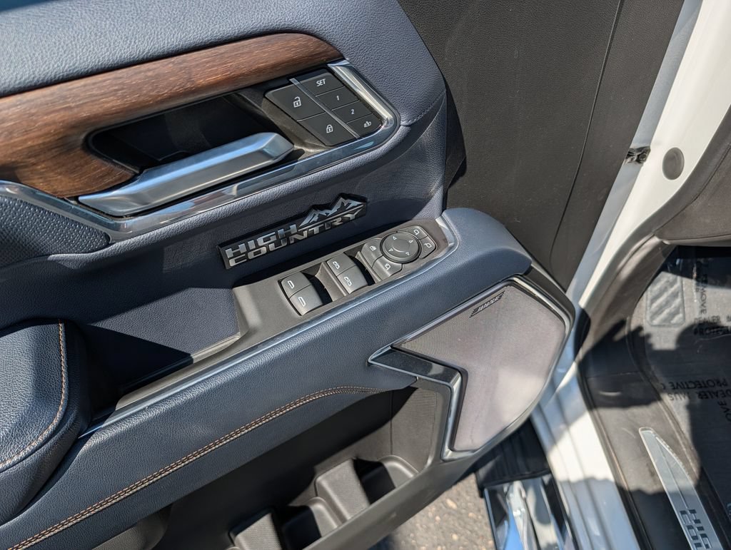 Used 2023 Chevrolet Silverado 1500 High Country w/ High Country Premium Package AWD/4WD image 15