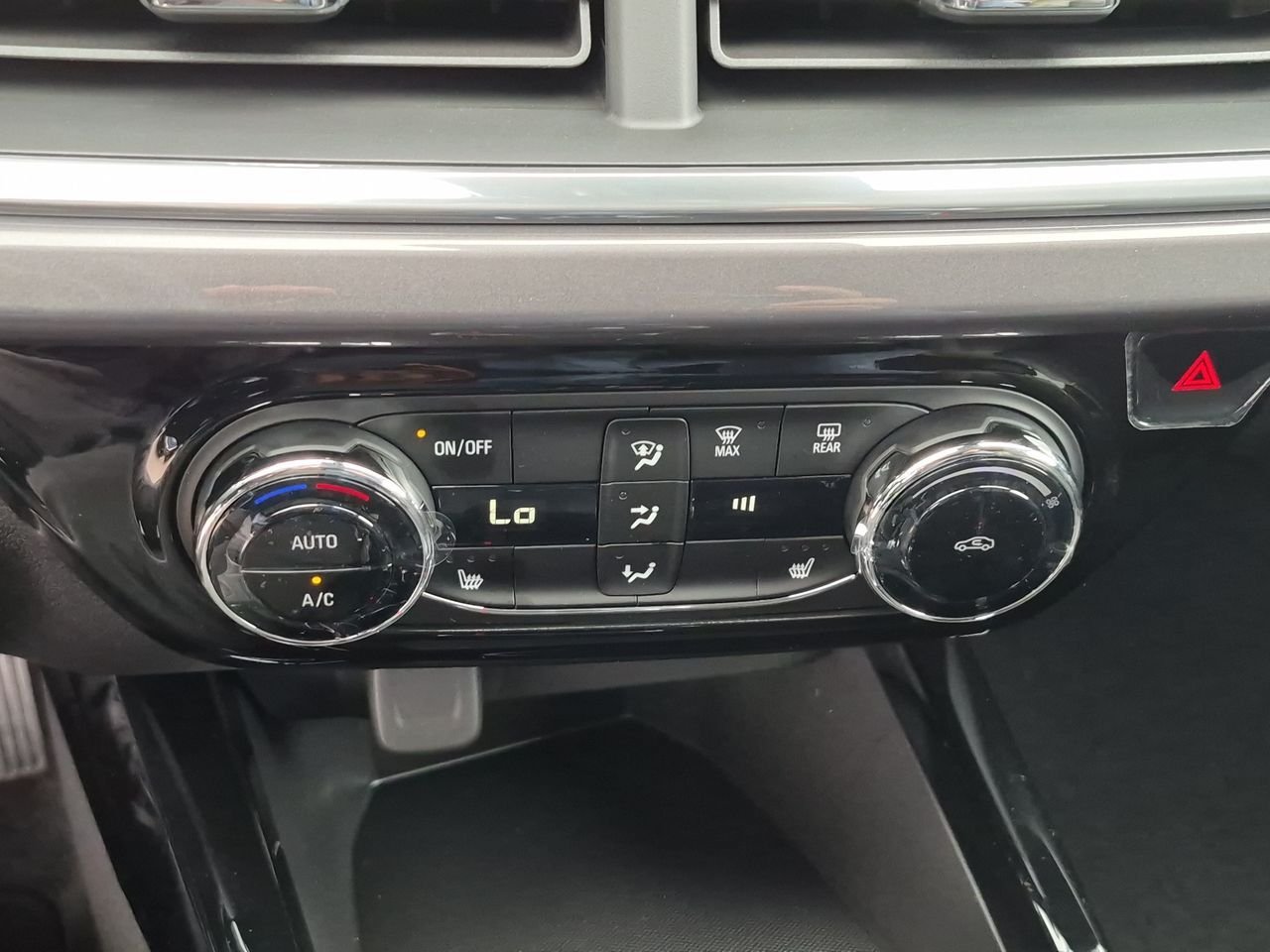 New 2026 Chevrolet Trax ACTIV w/ Driver Confidence Package FWD image 35