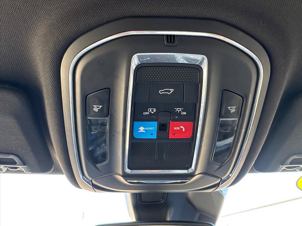 Used 2024 Jeep Grand Cherokee Limited AWD/4WD image 18