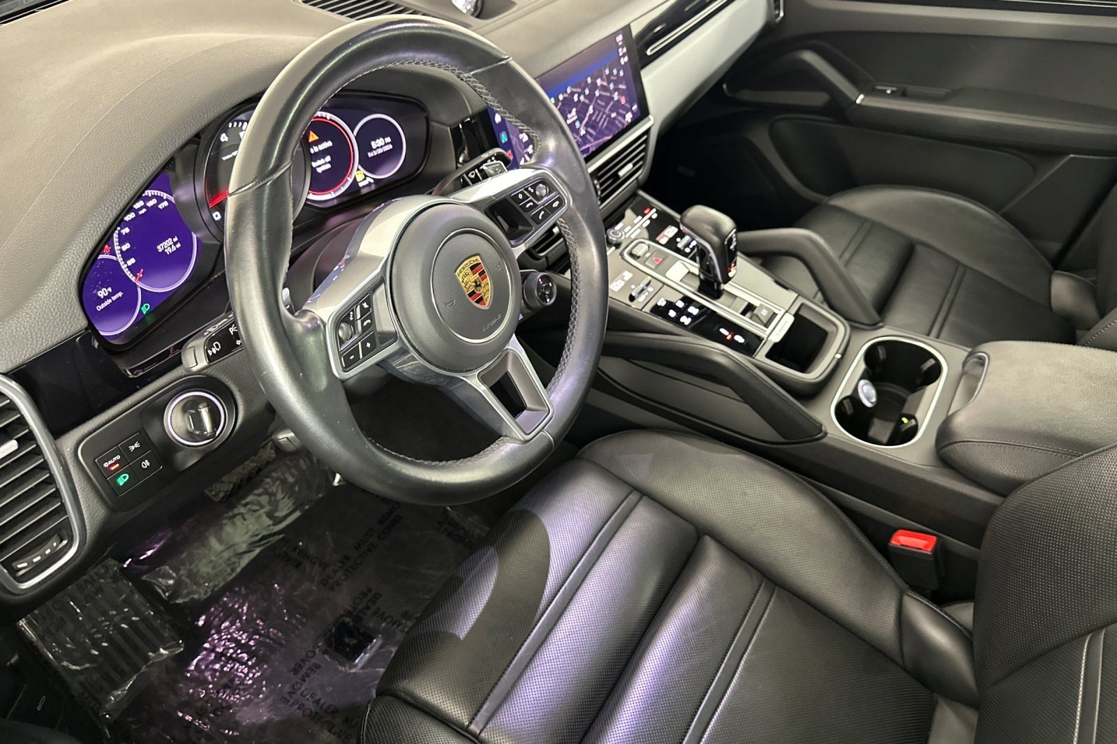 Used 2023 Porsche Cayenne Coupe image 9