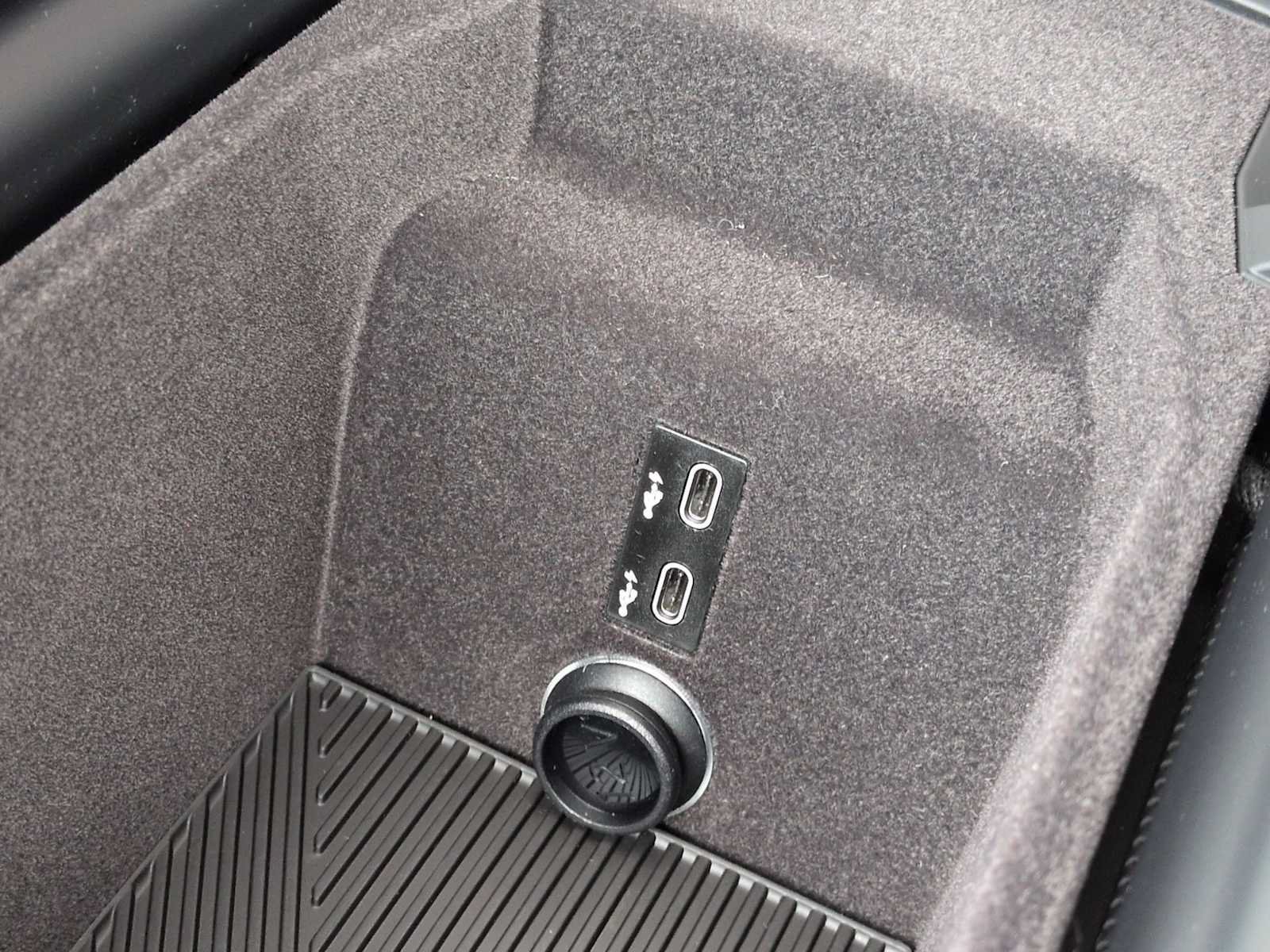Used 2023 BMW 760i xDrive AWD/4WD image 34
