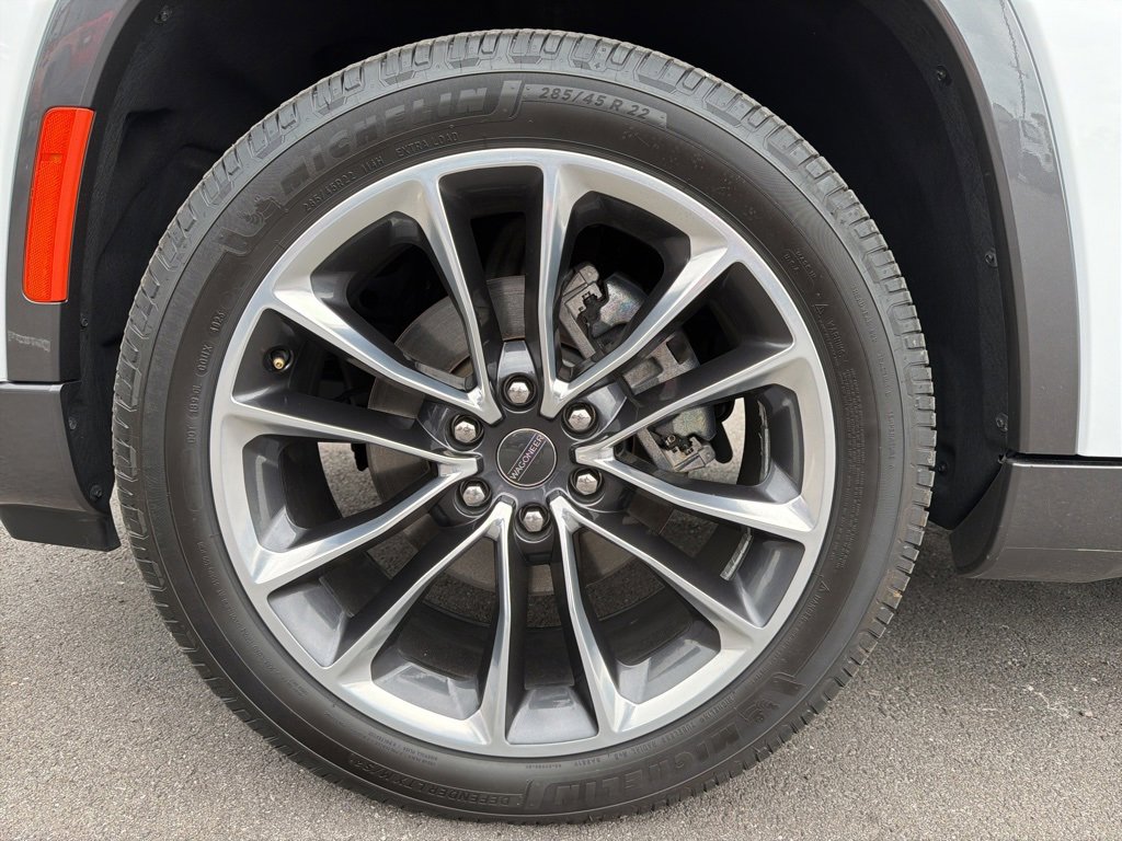 Used 2022 Jeep Wagoneer Series III w/ Premium Group I image 17