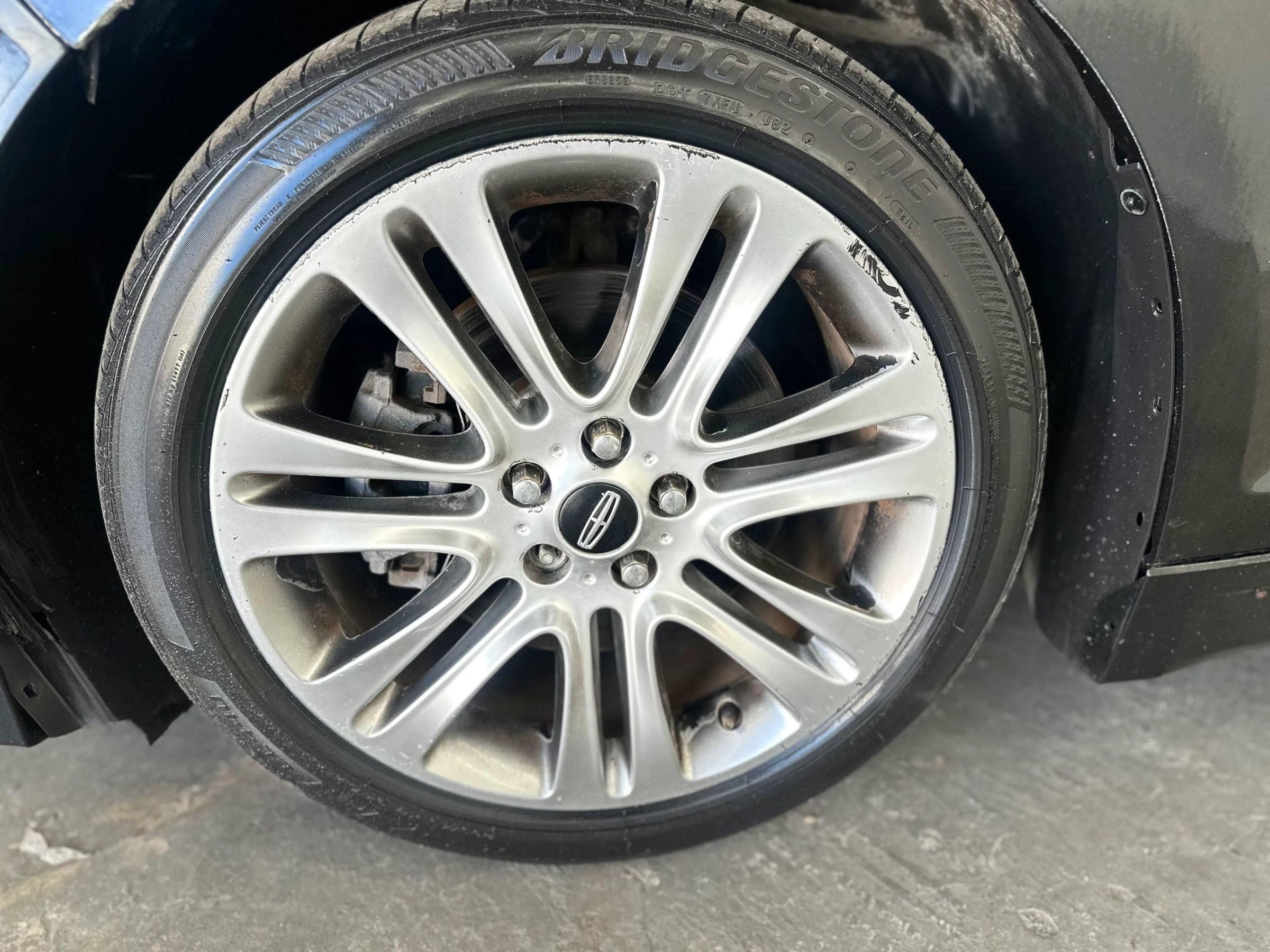 Used 2013 Lincoln MKZ FWD image 9