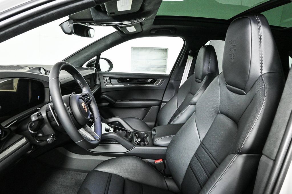 New 2026 Porsche Cayenne GTS image 5