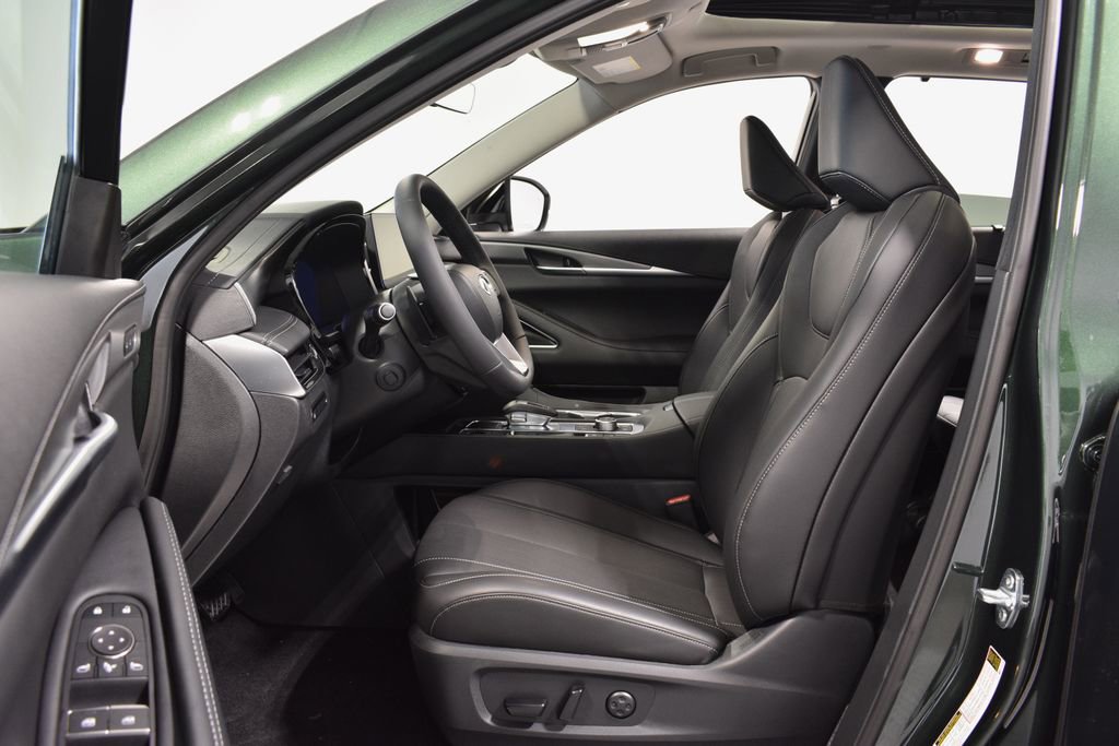 New 2026 INFINITI QX60 Luxe w/ Family Package image 10